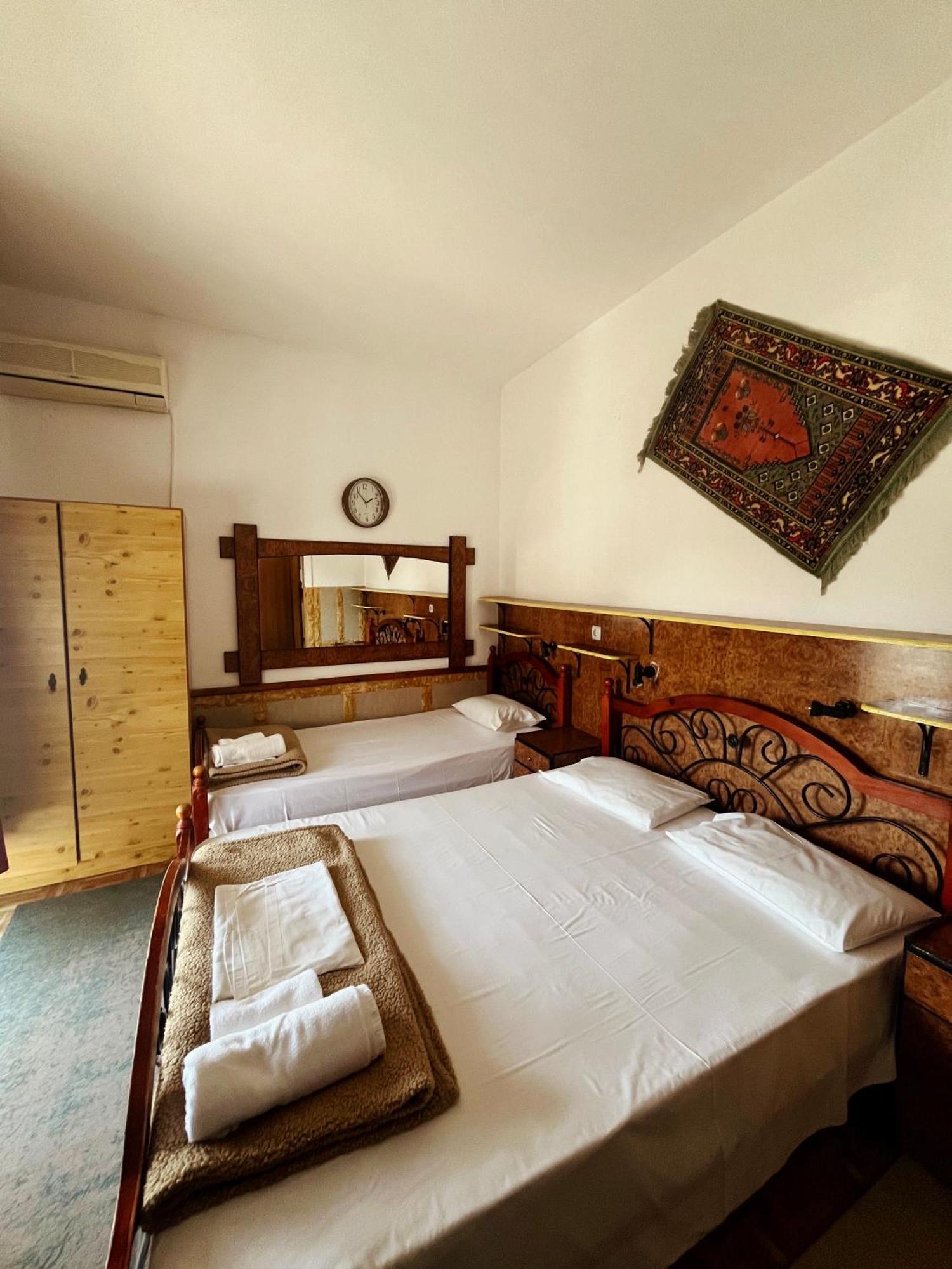 Hotel Holiday Keramotí Buitenkant foto