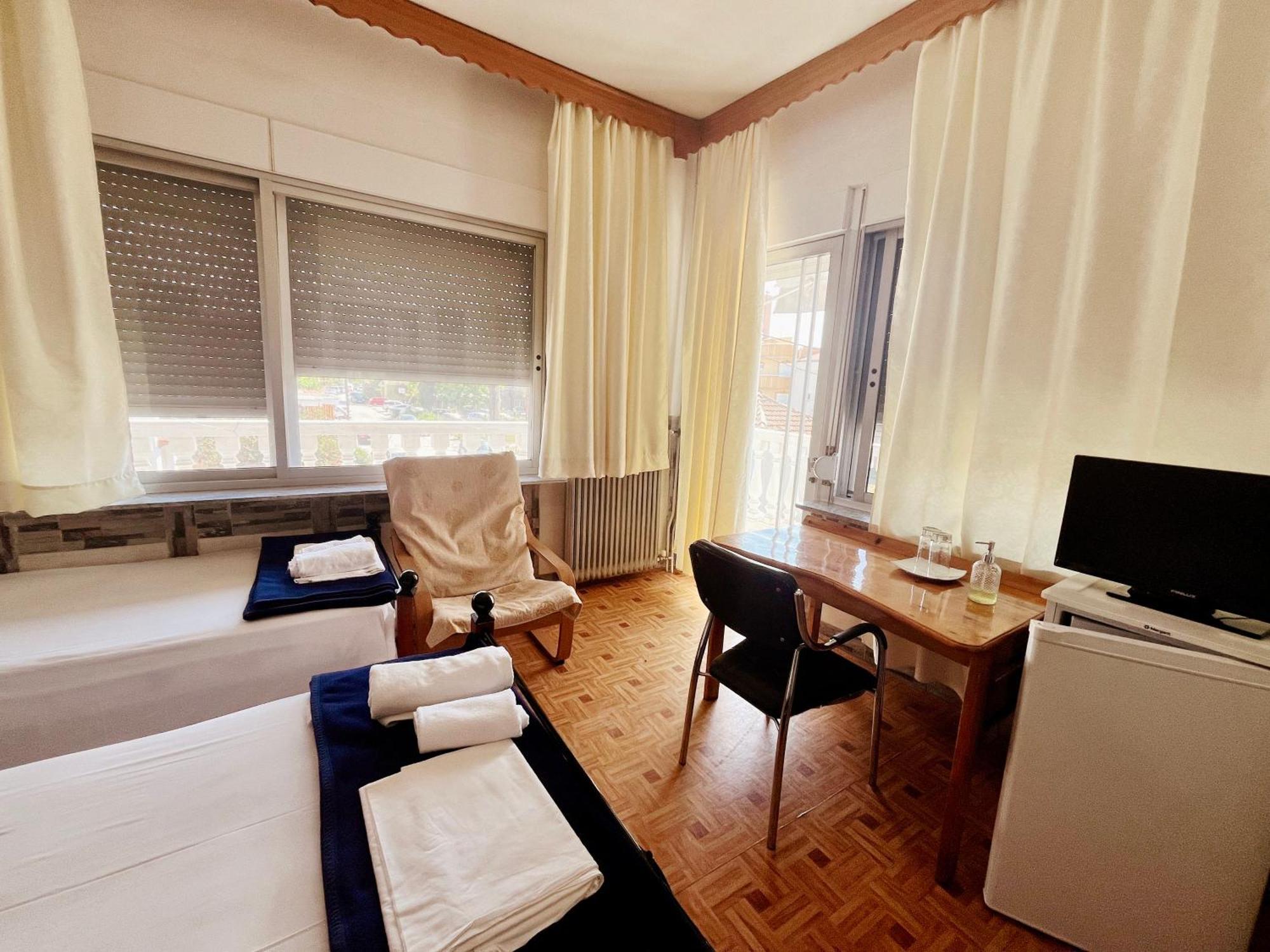 Hotel Holiday Keramotí Buitenkant foto
